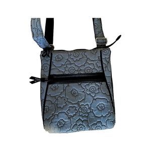 𝅺thirty One Poppy Crossbody Bag Gray Quilted Purse
